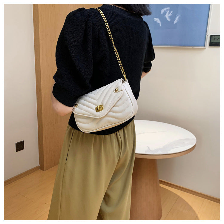 2022 New Women's Crossbody Bag Summer Shoulder Bag Trendy Small Niche Design Chain Embroidery Zipper Bag