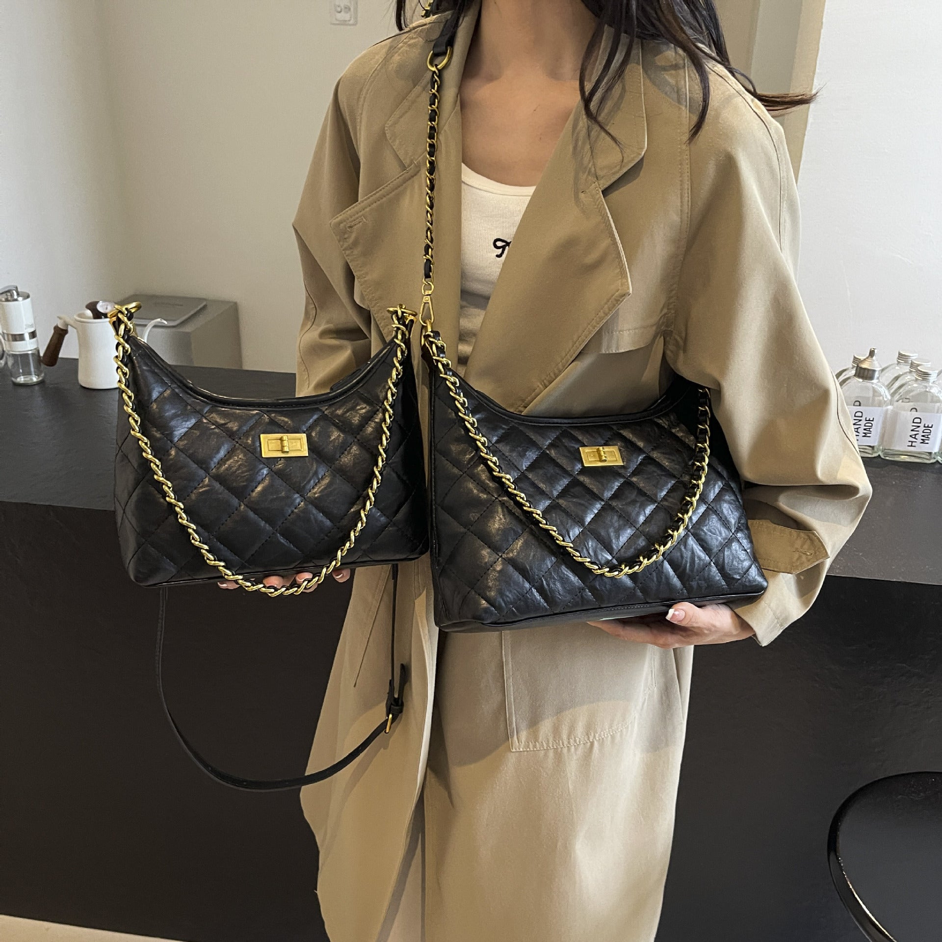 Vintage Quilted Small Chanel Style Chain Tote Bag for Women 2025 New Commuter Versatile Underarm Bag Single Shoulder Crossbody Bag