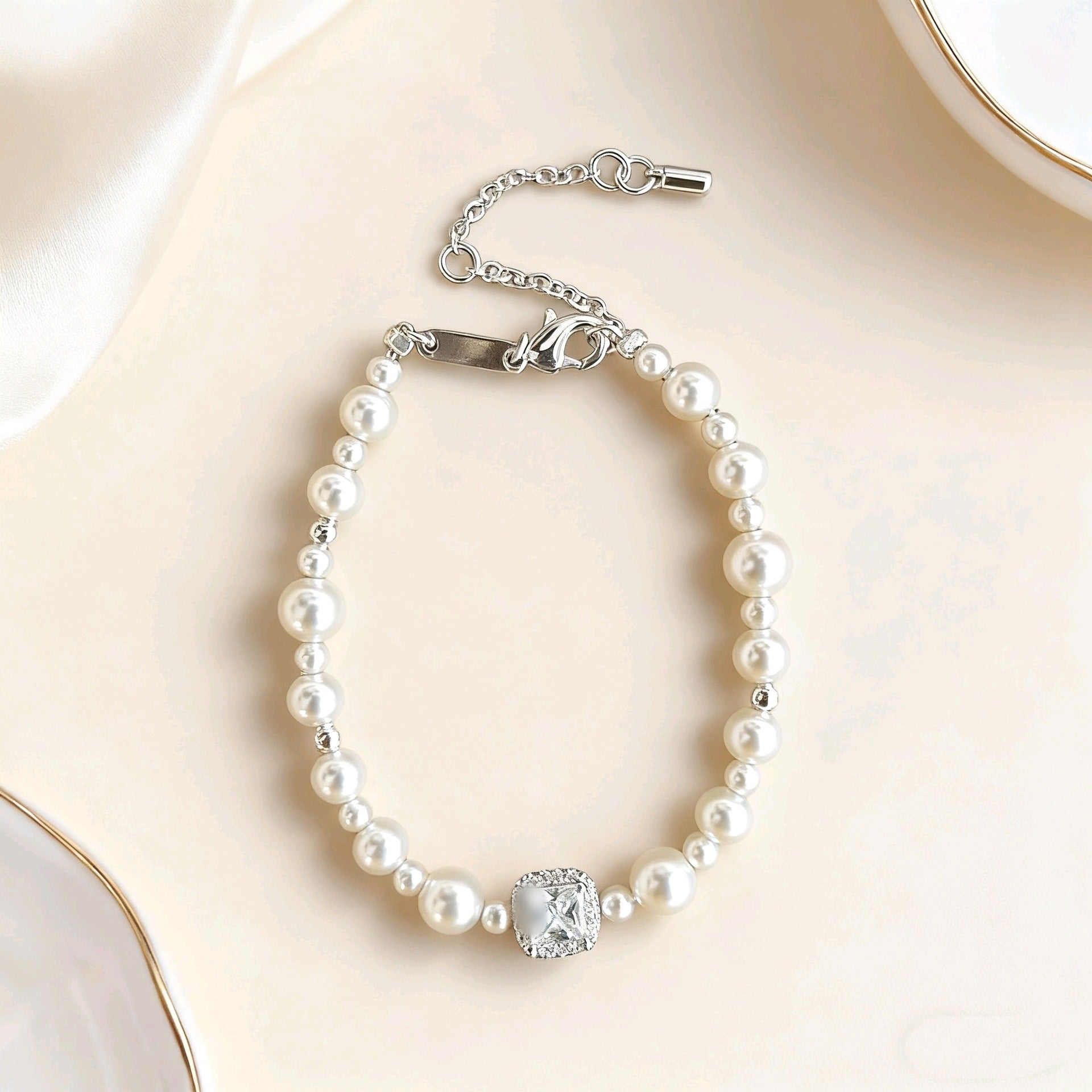 Pearl Bubble Sugar Cube Necklace for Women, Niche Design, High-End Feel, Light Luxury, Exquisite Versatile Collarbone Chain Necklace