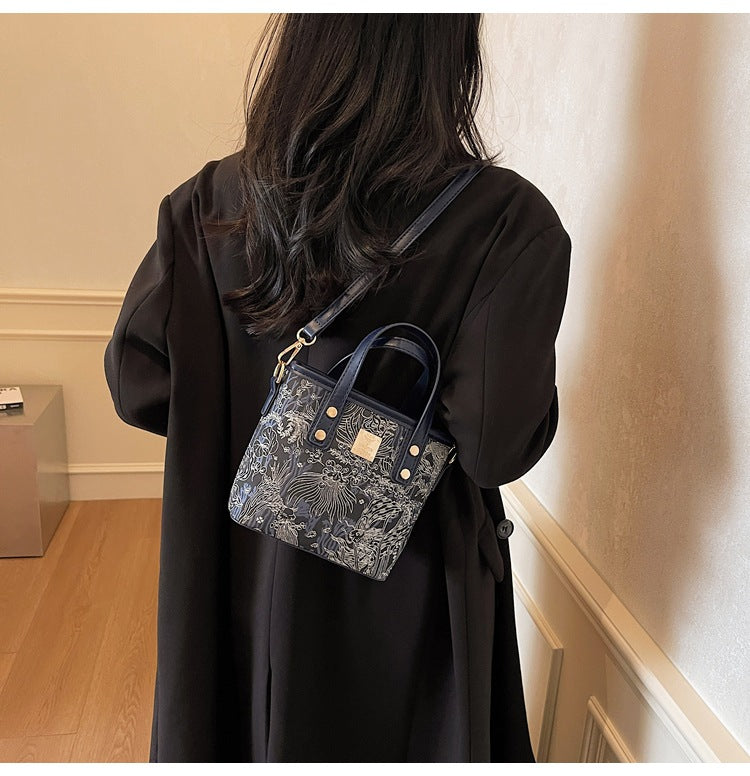 Super Popular Niche Embroidered Bag for Women 2025 New Fashion Versatile Crossbody Bag Color-Block Handbag Bucket Bag Small Tote Bag