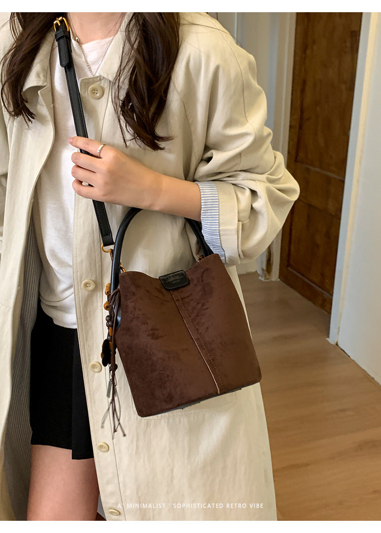 2025 Autumn Retro Suede Suede Bucket Bag High-Value Fashion Handheld Basket Bag Casual Single Shoulder Crossbody Bag
