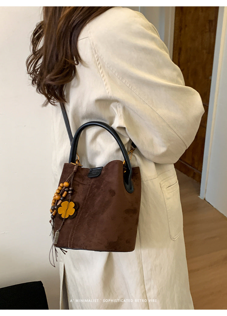 2025 Autumn Retro Suede Suede Bucket Bag High-Value Fashion Handheld Basket Bag Casual Single Shoulder Crossbody Bag