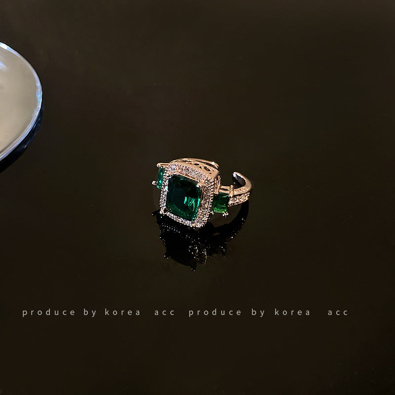 Real Gold Plated Emerald Inlaid Diamond Flower Bracelet Niche Light Luxury Versatile Bracelet Vintage Elegant High-end Jewelry