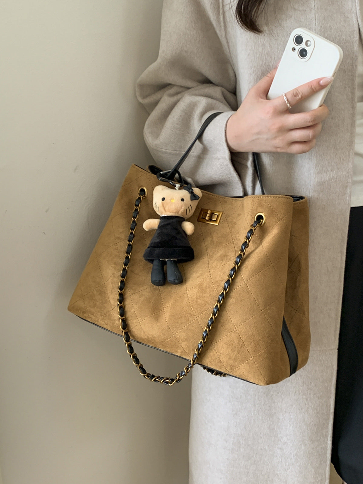 Vintage Suede Bag 2025 New Commuter Women's Shoulder Crossbody Bag Large Capacity Handbag Tote Bag