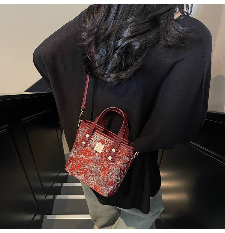 Super Popular Niche Embroidered Bag for Women 2025 New Fashion Versatile Crossbody Bag Color-Block Handbag Bucket Bag Small Tote Bag