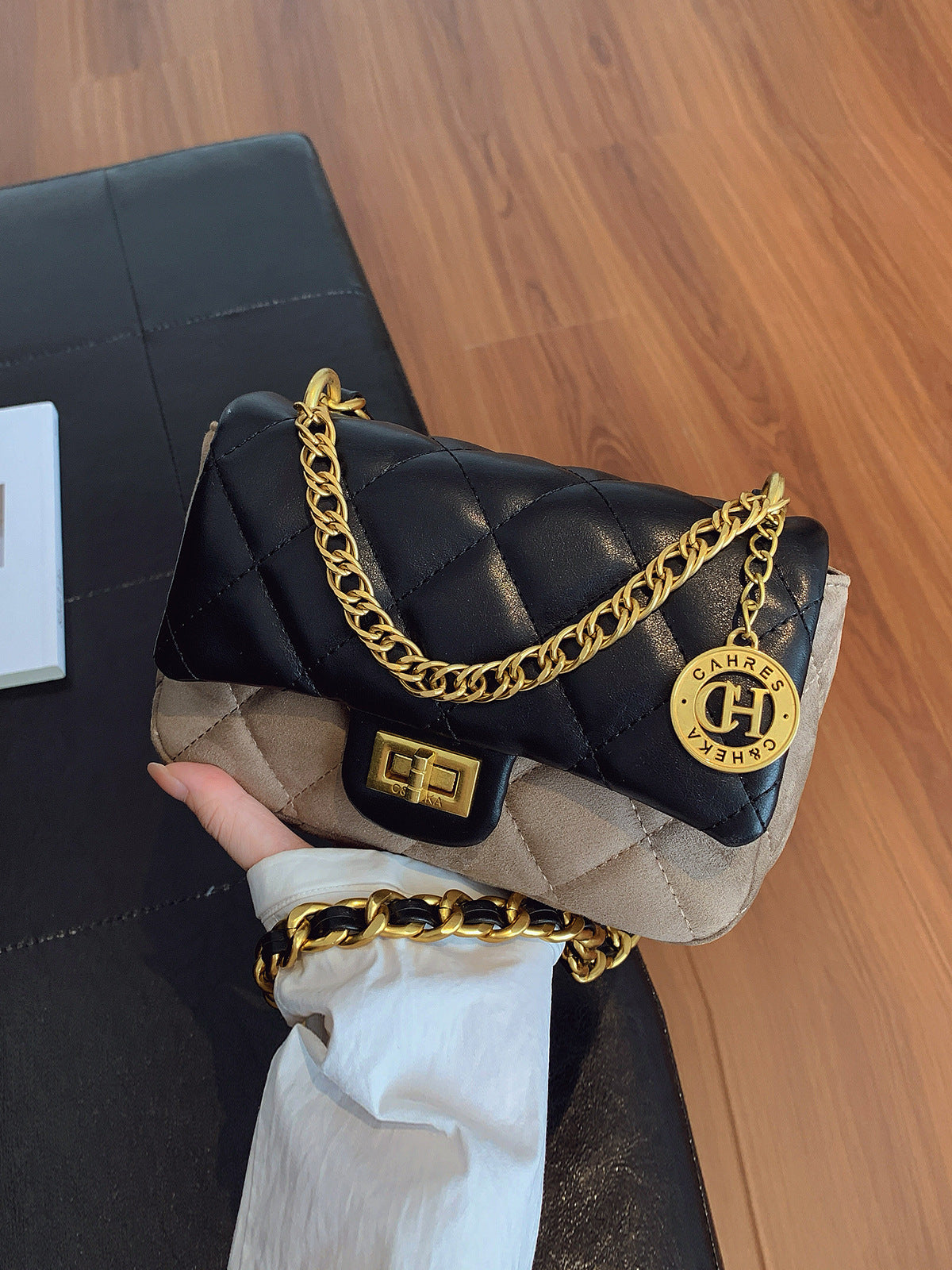Autumn Winter Super Hot Contrast Color Small Bag Women 2025 New Fashion Diamond Chain Crossbody Bag High-end Small Square Bag
