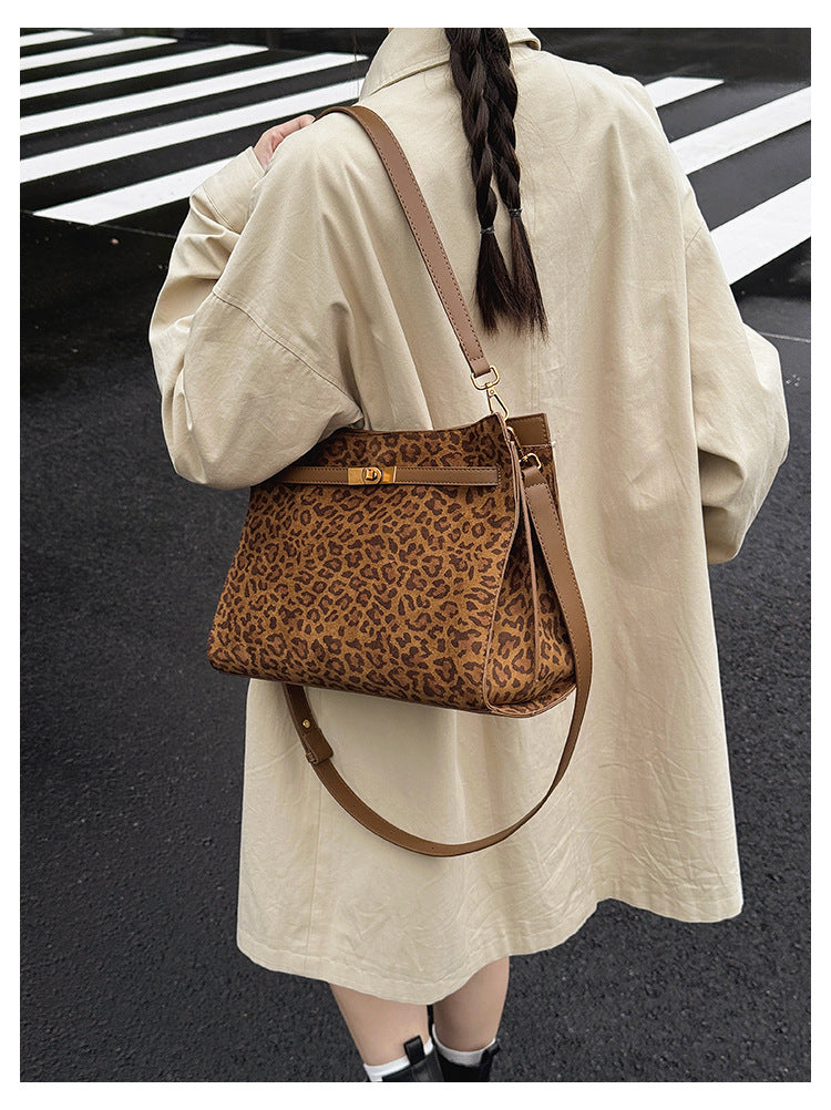 Tote Bag Autumn Winter High-end Matte Women's Bag New Large Capacity Simple Commuter Bag Cross-border Single Shoulder Crossbody Bag