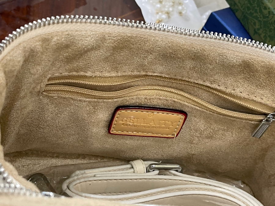 BELLAITY White Quilted Vegan Leather Bucket Bag Lunch Box Style Handbag