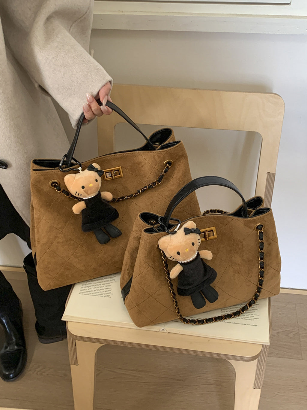 Vintage Suede Bag 2025 New Commuter Women's Shoulder Crossbody Bag Large Capacity Handbag Tote Bag