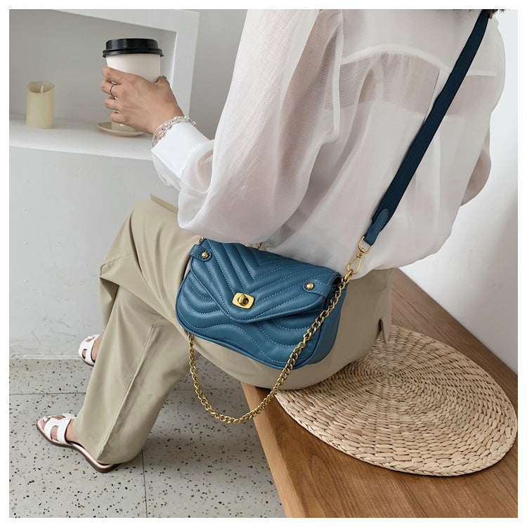 2022 New Women's Crossbody Bag Summer Shoulder Bag Trendy Small Niche Design Chain Embroidery Zipper Bag
