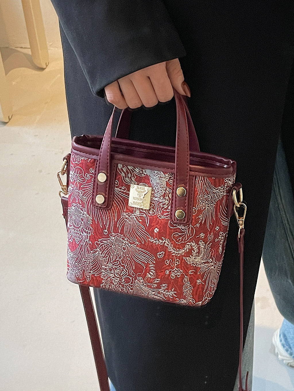 Super Popular Niche Embroidered Bag for Women 2025 New Fashion Versatile Crossbody Bag Color-Block Handbag Bucket Bag Small Tote Bag